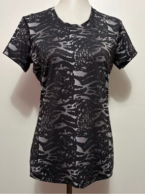 Under Armour Black Gray Sonic Fitted Tee Medium Workout Sporty Athleisure
